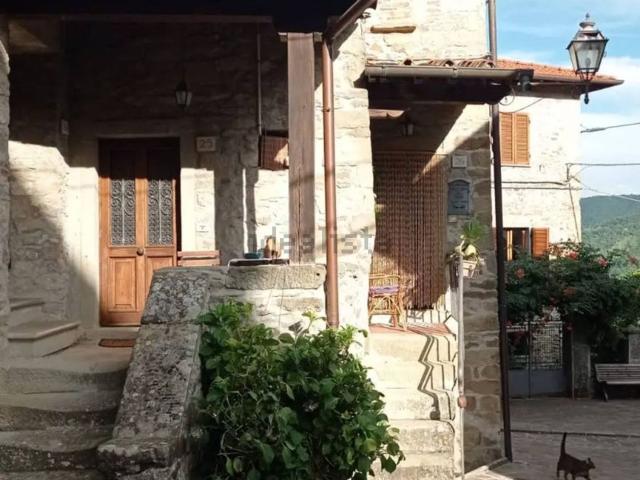 Casa in vendita a Sambrona, Poppi