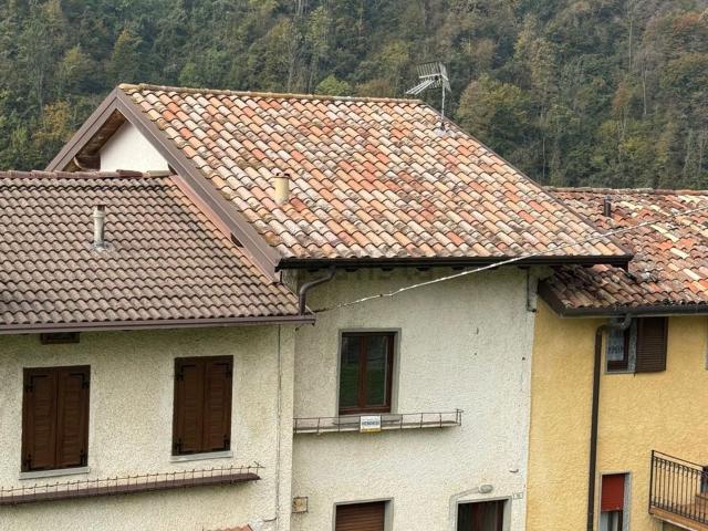 Casa in vendita a Gorno, Lombardia