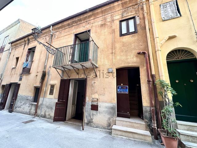Casa in vendita a Santo Stefano Di Camastra, Sicilia