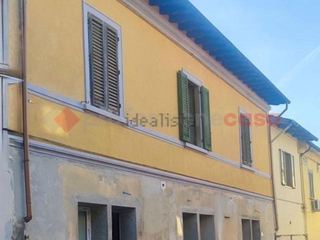 Casa in vendita a Prato, Toscana