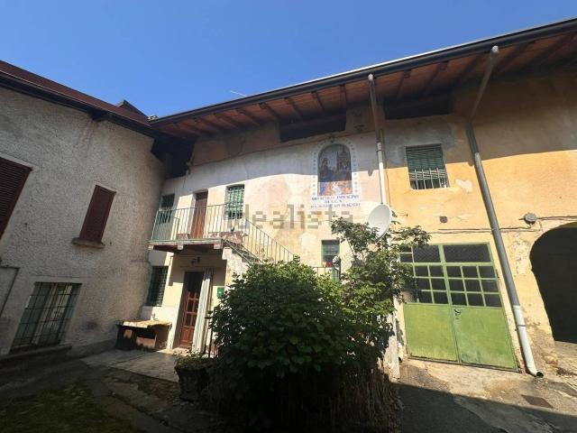 Casa in vendita a Colle Brianza, Lombardia