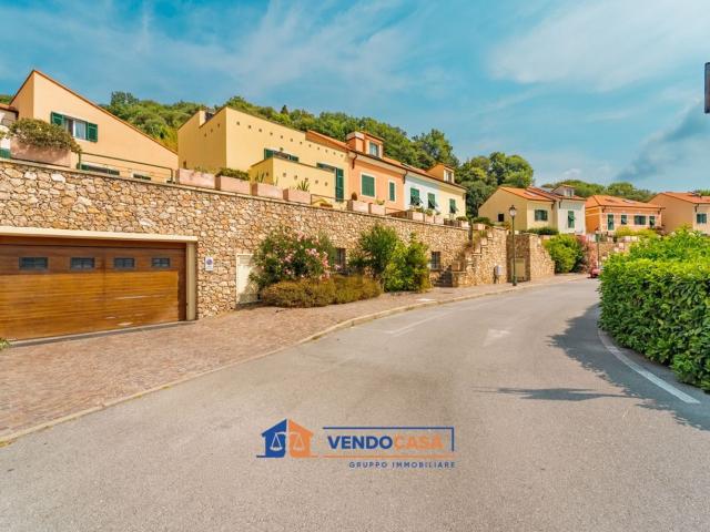 Casa in vendita a Luceto, Albisola Superiore