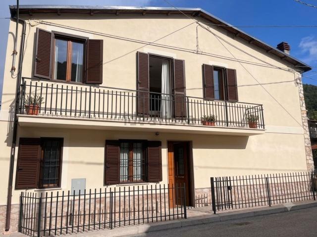 Casa in vendita a Lecce Nei Marsi, Abruzzo