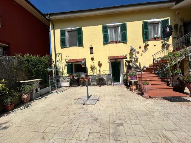 Casa in vendita a Brugnato, Liguria