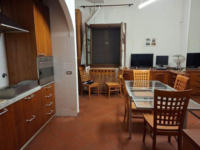 Casa in vendita a Campi Bisenzio, Toscana