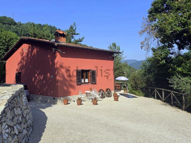 Casa in vendita a Ponte a Serraglio, Bagni di Lucca