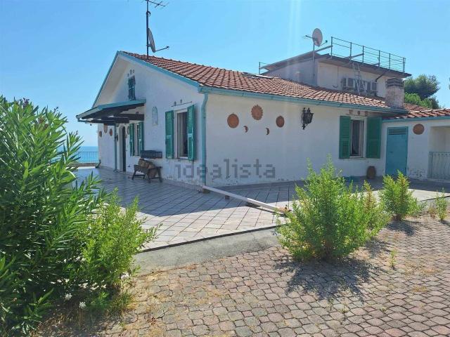Casa in vendita a Marche, Fermo