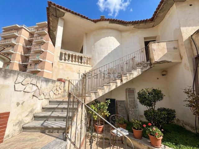 Casa in vendita a Marina d'Ischitella, Castel Volturno