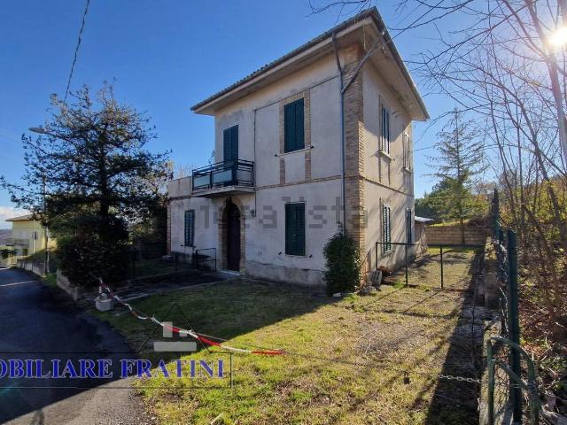 Casa in vendita a Unione dei Comuni della Val Vibrata, Civitella Del Tronto