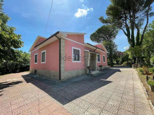 Casa in vendita a Colpetrazzo, Umbria