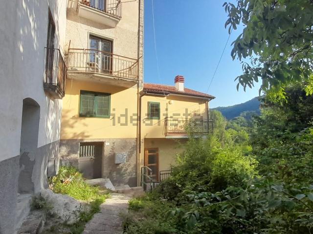 Casa in vendita a Carpinone, Molise