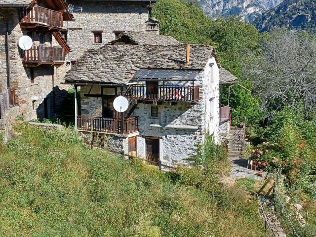 Casa in vendita a Fontainemore, Aosta