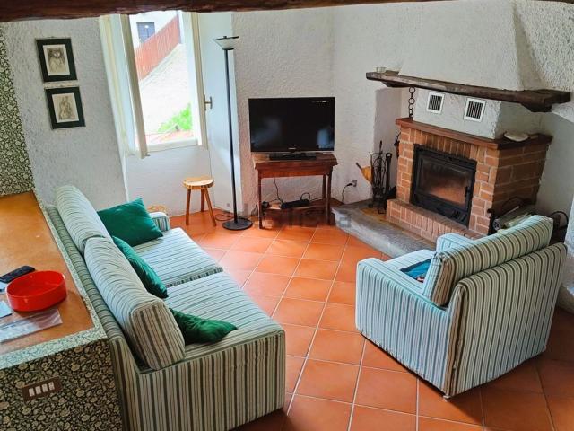 Casa in vendita a Schignano, Lombardia