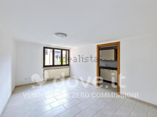 Casa in vendita a Comunità Montana Valli del Verbano, Luino