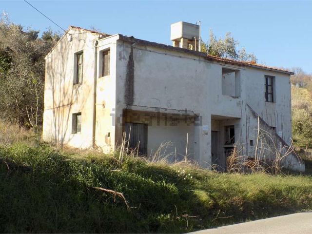 Casa in vendita a Ponterotto, Marche