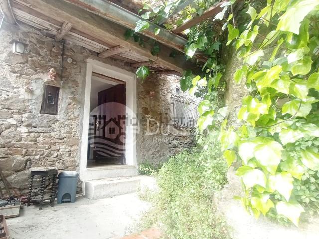 Casa in vendita a Castel Vittorio, Liguria