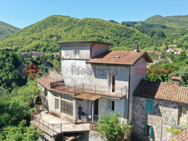 Casa in vendita a Casciana, Camporgiano