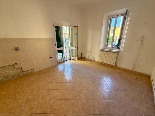 Casa in vendita a Centro Direzionale, Prato