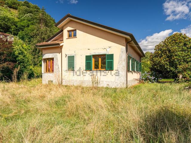 Casa in vendita a Piana Battolla, Follo
