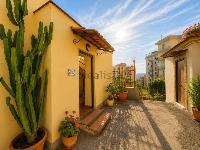 Casa in vendita a Municipalità 1, Campania