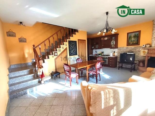 Casa in vendita a Pietrasecca, Carsoli