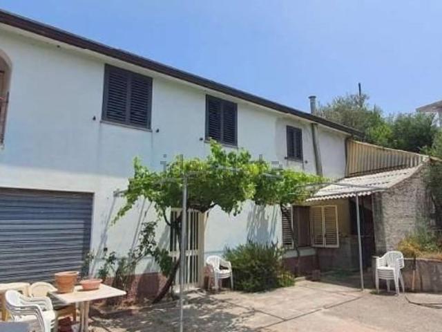 Casa in vendita a Oliena, Sardigna/Sardegna