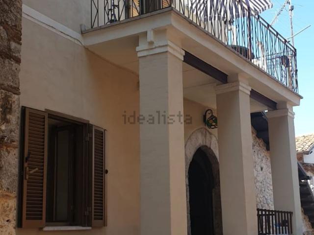 Casa in vendita a Priverno, Lazio