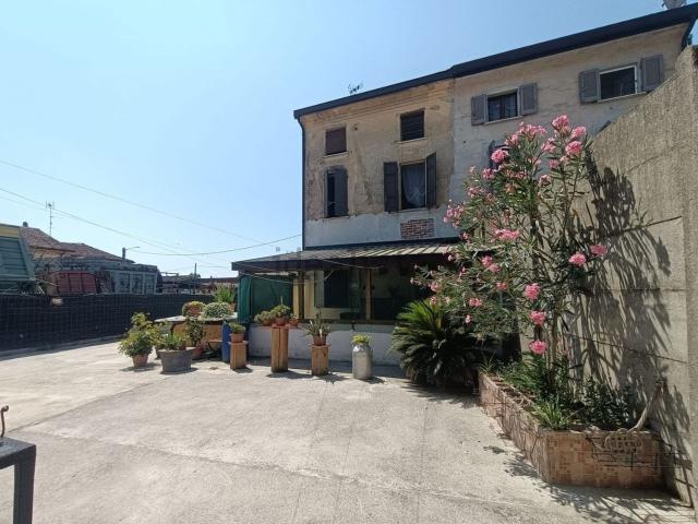 Casa in vendita a Straconcolo, Stagno Lombardo