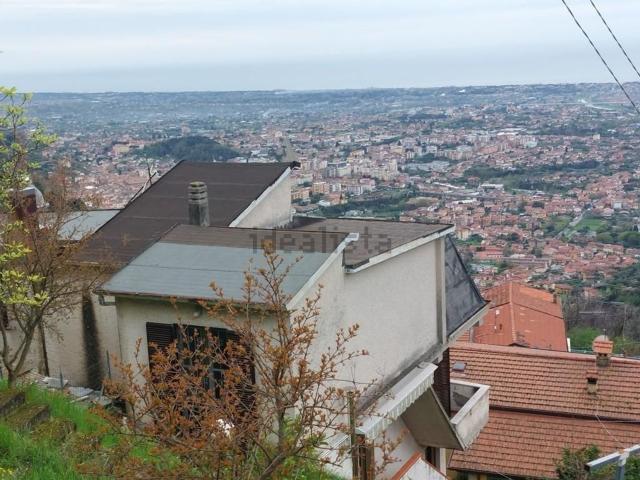 Casa in vendita a San Carlo, Marina Di Massa