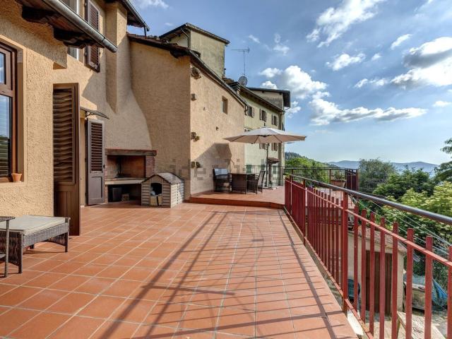 Casa in vendita a Unione di Comuni Valdarno e Valdisieve, Reggello