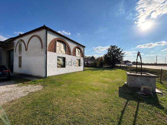 Casa in vendita a Villaggio Satellite, Ferrara