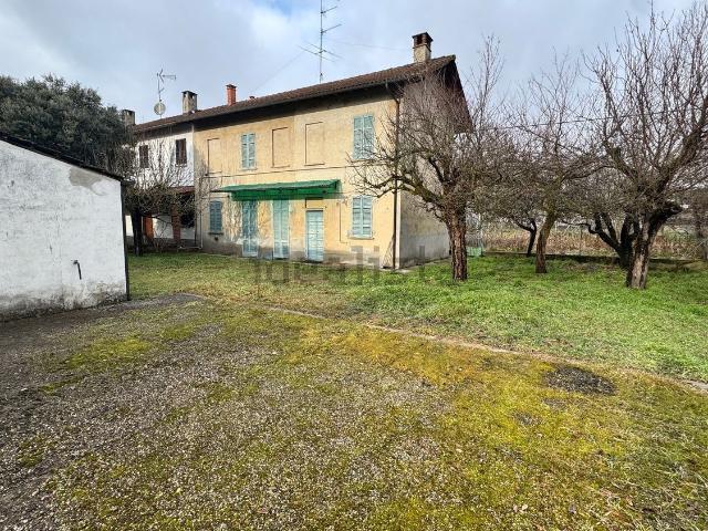 Casa in vendita a Breme, Lombardia