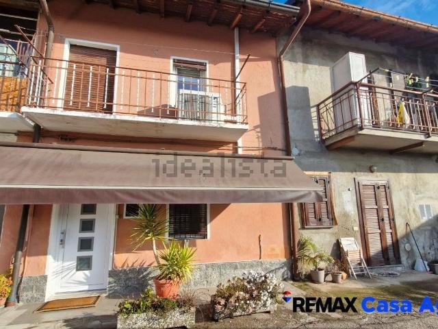 Casa in vendita a Carnago, Lombardia