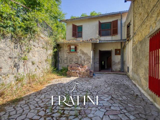 Casa in vendita a Unione dei Comuni della Val Vibrata, Civitella Del Tronto