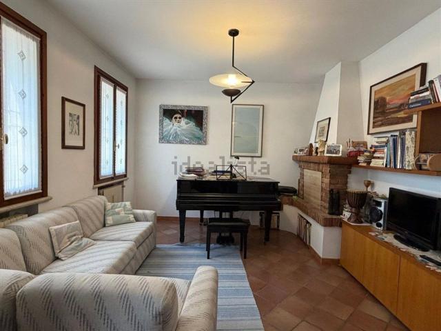 Casa in vendita a Bagnolo San Vito, Lombardia
