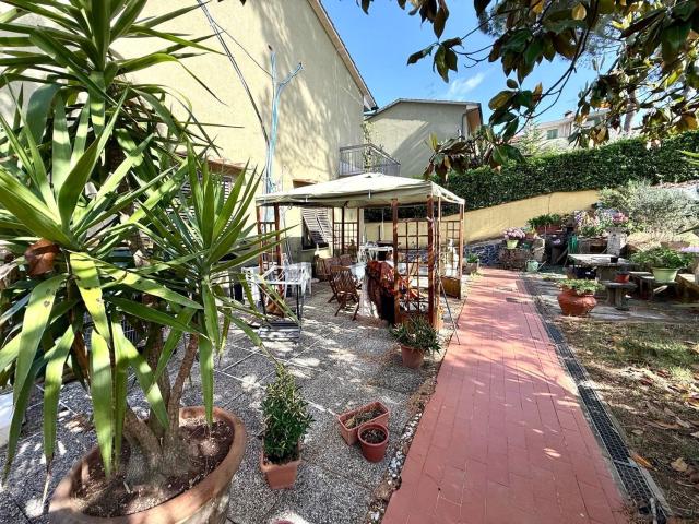 Casa in vendita a Lastra A Signa, Toscana