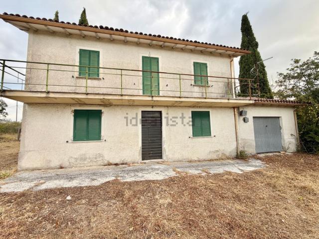 Casa in vendita a Fossato Di Vico, Umbria