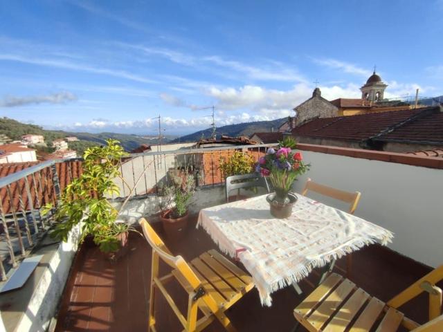 Casa in vendita a Pietrabruna, Liguria