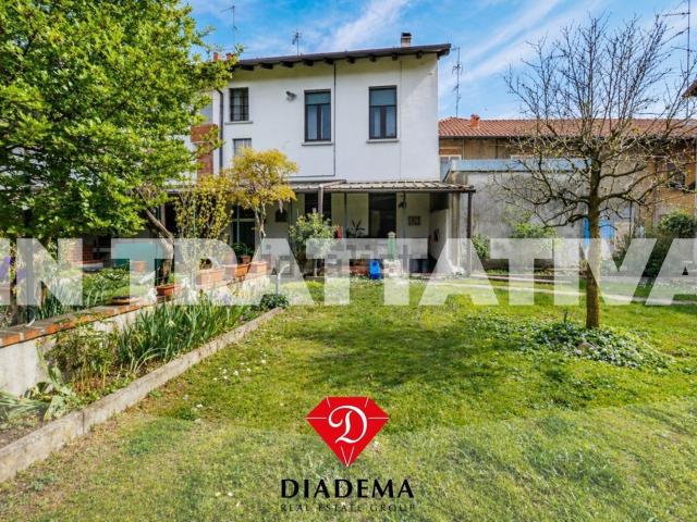 Casa in vendita a Mezzana, Somma Lombardo