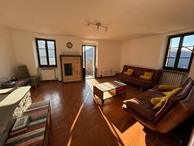 Casa in vendita a Comunità Montana Valli del Verbano, Maccagno