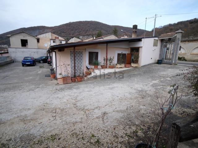 Casa in vendita a Borgorose, Lazio