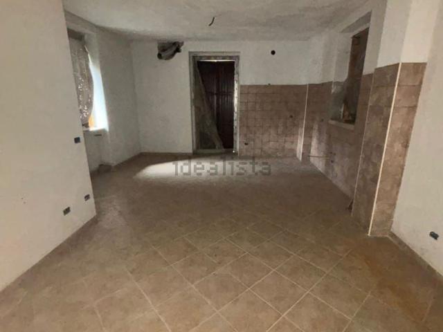 Casa in vendita a Varzi, Lombardia