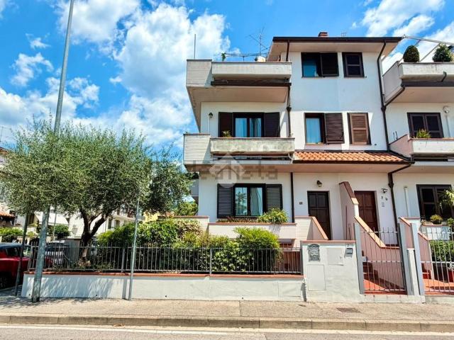 Casa in vendita a Montemurlo, Toscana