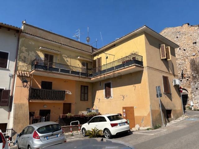 Casa in vendita a Priverno, Lazio