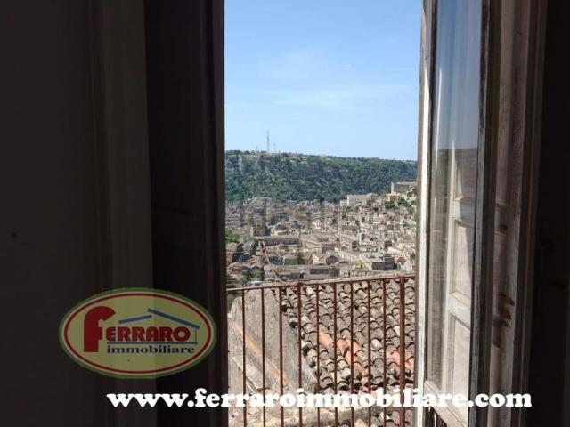 Casa in vendita a Modica, Modica Alta