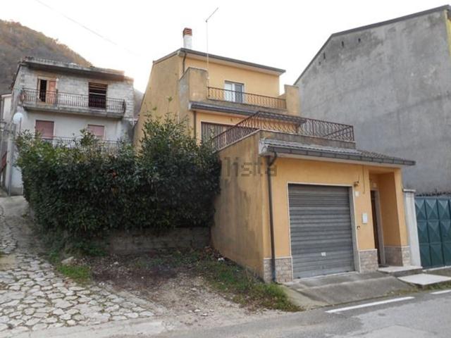 Casa in vendita a Montella, Avellino