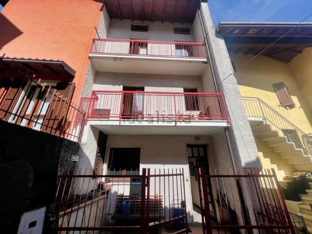Casa in vendita a Comunità Montana della Valle Brembana, Sedrina