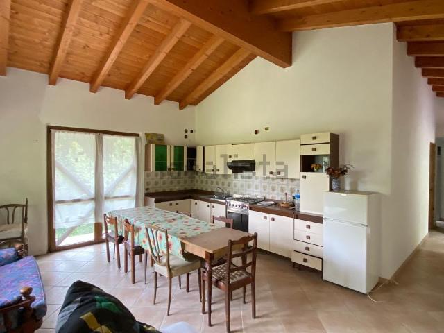 Casa in vendita a Berzo San Fermo, Lombardia