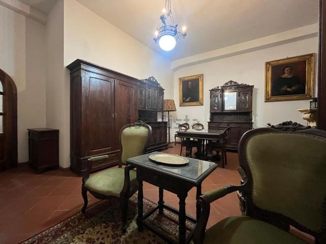 Casa in vendita a Signa, Toscana