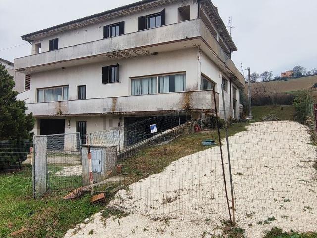 Casa in vendita a Trecastelli, Marche